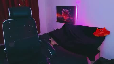 miss_alice_silver online show from February 12, 6:11 pm