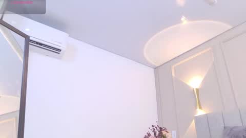 Snapshot of miss_carrot chatting on October 19, 1:16 pm julieta online show from October 19, 1:16 pm