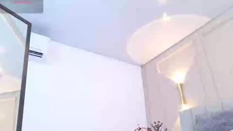 Snapshot of miss_carrot chatting on October 7, 12:23 pm julieta online show from October 7, 12:23 pm