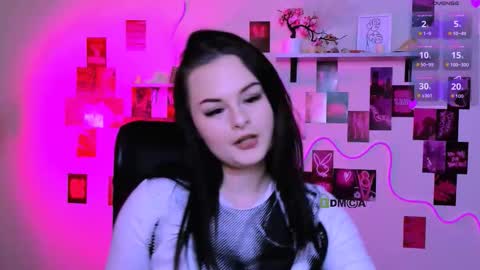 miss_courtney online show from March 18, 9:48 am