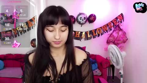 Melanie online show from November 1, 1:43 pm