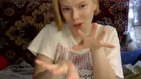 Elis online show from September 11, 1:34 pm