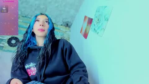 miss_evans_ online show from October 6, 3:35 am