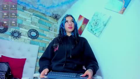 miss_evans_ online show from October 7, 5:58 am