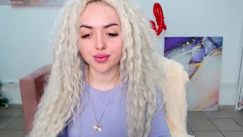 Snapshot of miss_kiten chatting on February 20, 8:25 pm miss_kiten online show from February 20, 8:25 pm