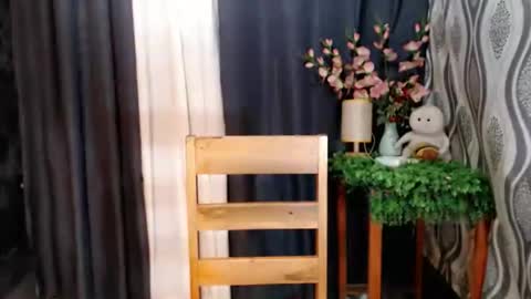 Snapshot of miss_kyrstyn chatting on October 11, 8:19 am miss_kyrstyn online show from October 11, 8:19 am