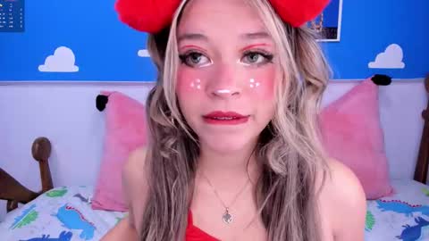 miss_lucyla online show from March 4, 11:18 am