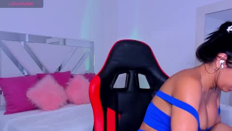   online show from February 25, 3:09 pm