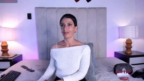 miss_milf_ online show from May 6, 8:48 pm