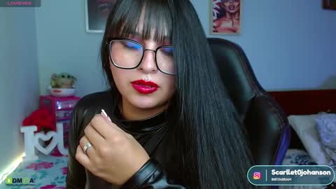Snapshot of miss_scarllet chatting on February 7, 5:07 pm 100 thumbs up online show from February 7, 5:07 pm