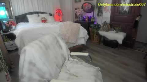 Trixie007 online show from October 10, 8:57 pm