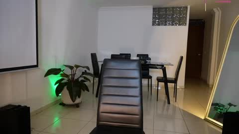 missara_ online show from April 13, 11:09 pm