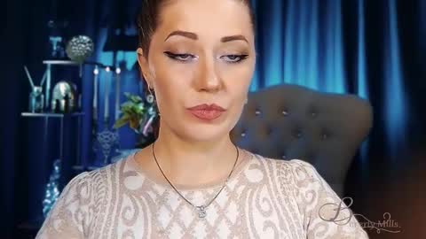 The divine Beverly online show from May 5, 8:42 am