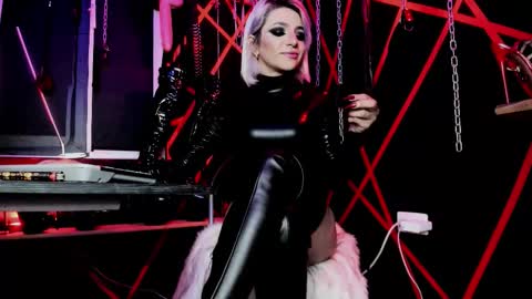 Missdarklady online show from November 23, 2:53 am