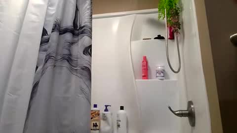 MissEeva online show from April 28, 6:12 pm