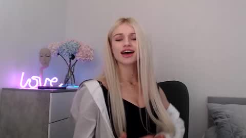 EMMA online show from January 22, 11:53 pm