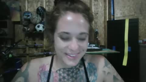 misshoneybadger333 online show from September 22, 2:59 am