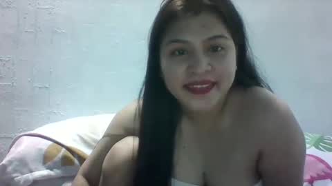 Snapshot of misskitty2xxx chatting on December 4, 8:12 pm Merry online show from December 4, 8:12 pm