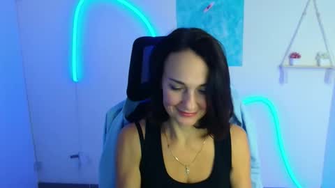 Snapshot of misskristyyy chatting on October 23, 12:06 pm Christina online show from October 23, 12:06 pm