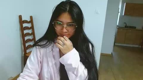 kylie online show from December 3, 9:32 am