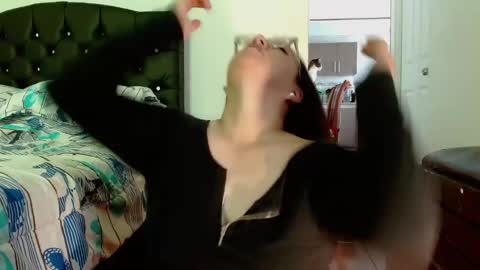 eva   online show from March 3, 2:49 pm