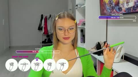 OneGoddess online show from November 12, 8:00 pm