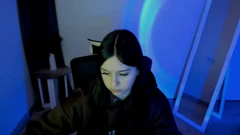 Mia online show from May 14, 5:22 pm