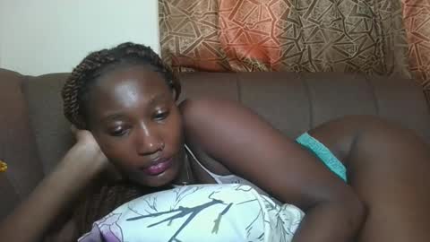 pretty gal online show from November 12, 8:05 am