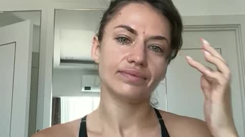 missroriann online show from May 23, 3:35 am