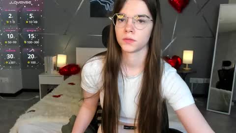 misss_evelyne online show from February 16, 12:53 am