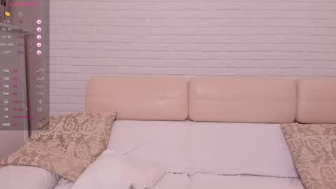 missxcaprice online show from October 7, 6:09 am