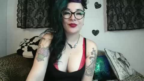Missy Dee online show from April 18, 6:37 am