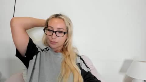 Missy matrix online show from December 16, 10:43 am