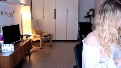 MissYourTouch online show from April 25, 6:38 pm