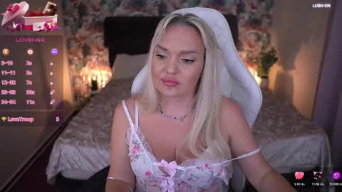 missyymarty online show from May 22, 4:25 pm