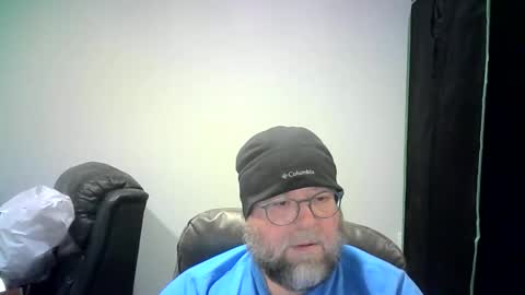 Mr. Happy online show from December 1, 8:01 am