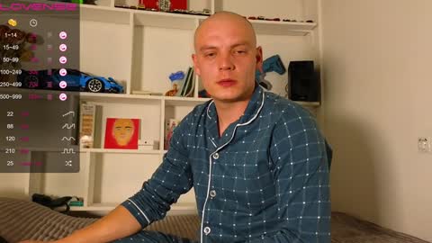 MIsterjames  online show from December 5, 4:39 pm