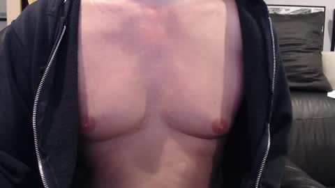 Snapshot of mistermasterss2 chatting on October 24, 11:22 am MisterMasterss2 online show from October 24, 11:22 am