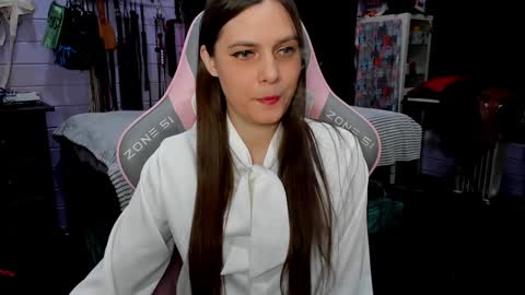 Snapshot of mistress_priest chatting on January 20, 9:11 pm Dirty Priest and Ivi online show from January 20, 9:11 pm