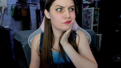 Snapshot of mistress_priest chatting on January 15, 7:12 pm Dirty Priest and Ivi online show from January 15, 7:12 pm