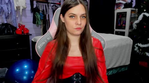 Snapshot of mistress_priest chatting on December 5, 8:06 pm Dirty Priest and Ivi online show from December 5, 8:06 pm