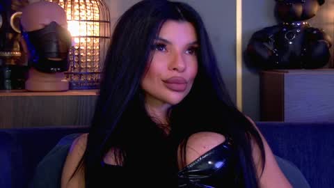 Elenia online show from March 21, 3:28 pm