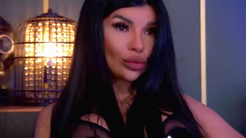 Elenia online show from January 17, 1:53 pm