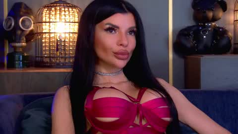 Elenia online show from February 16, 4:05 pm