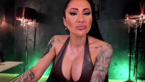 Snapshot of mistresskennya chatting on January 25, 11:11 pm mistresskennya online show from January 25, 11:11 pm