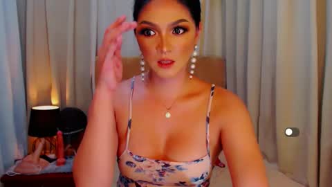 Leah online show from December 8, 11:03 am