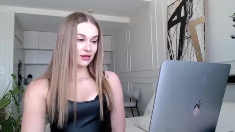 mistressuniverse online show from February 26, 9:34 am