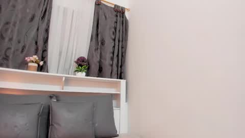 mistt_miaa online show from October 22, 7:37 pm