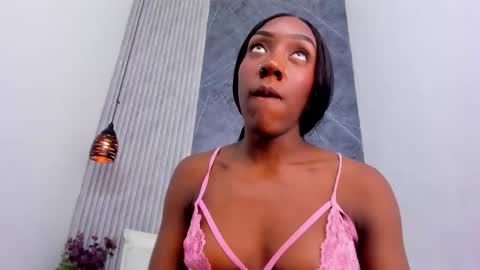 mistt_miaa online show from March 26, 9:31 pm