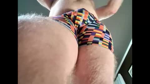 Snapshot of mit1980 chatting on December 6, 1:46 am Mit online show from December 6, 1:46 am